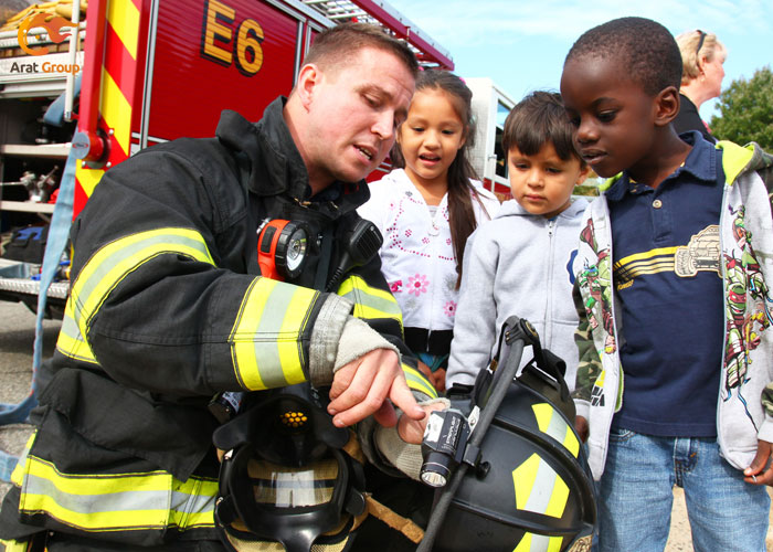 آموزش نکات آتش‌ نشانی به کودکان: استفاده از دست‌ها به جای چشم‌ها