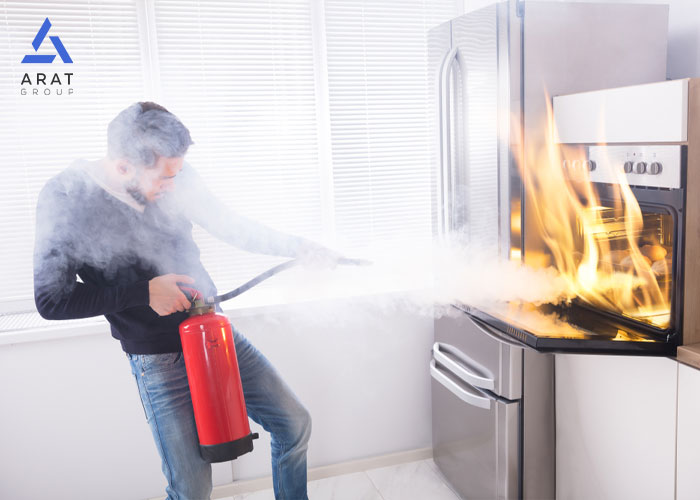 جدا کردن پین ایمنی برای استفاده از کپسول آتش نشانی مناسب آشپزخانه