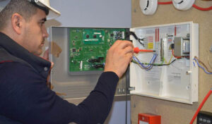 بررسی نحوه عملکرد پنل اعلام حریق