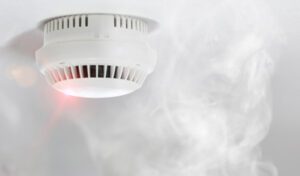 بررسی دلایل آلارم کاذب دتکتورهای دودی